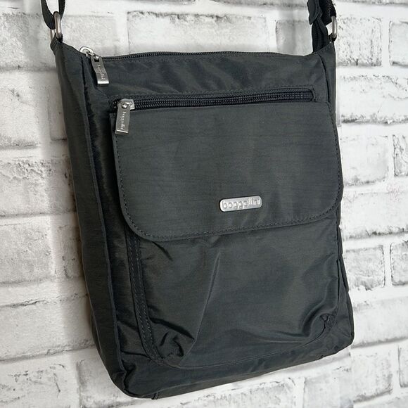 Baggallini Pocket Town Crossbody Bag Purse - Picture 1 of 7